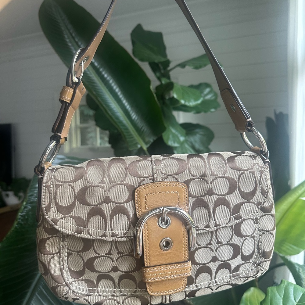 Coach Brown and Tan Signature SoHo Buckle Shoulder Bag y2k d1067-f15668